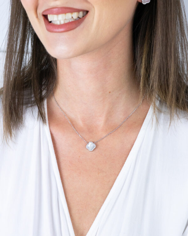 Sudraba kaklarota "BERYL"